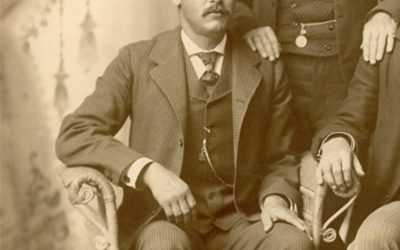 Wild Bunch members Kid Curry, Walt Putney, and the Sundance Kid escape from the jail in Deadwood, SD.